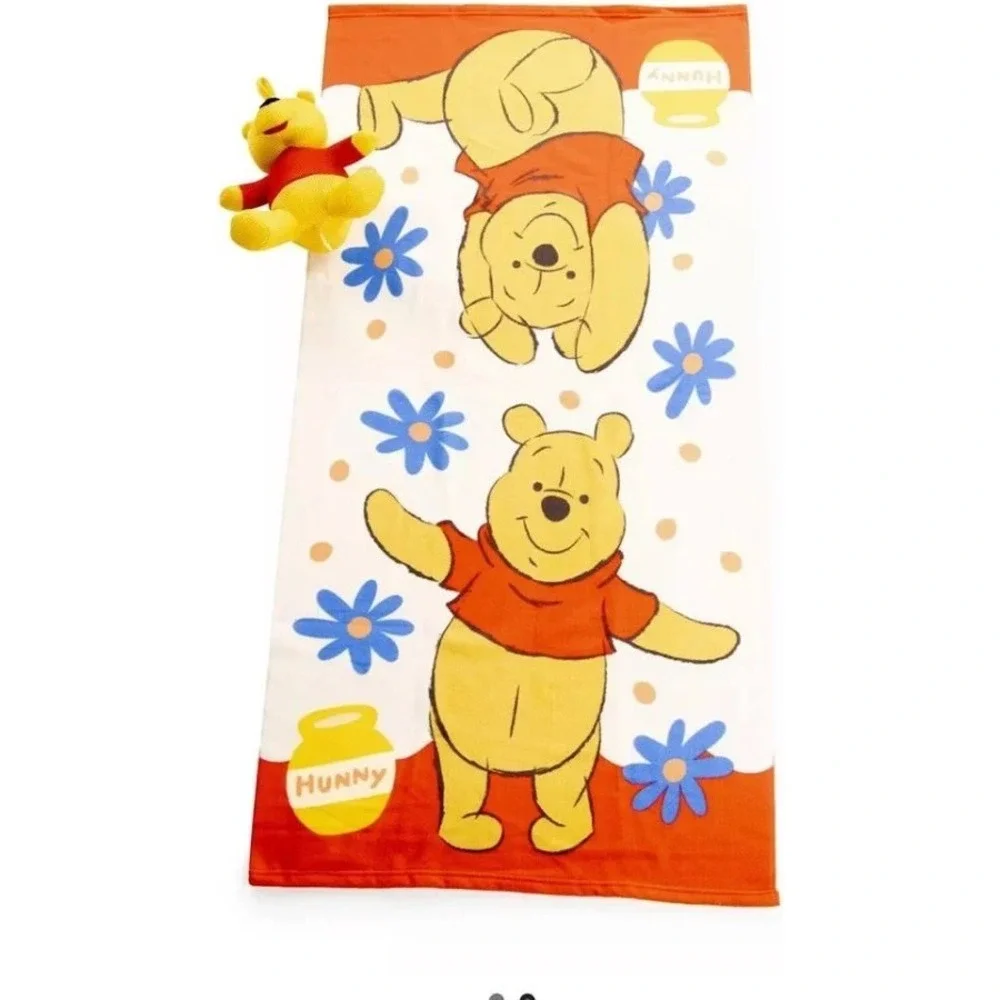 Brand new Disney Winnie the Pooh bath towel and Sponge gift set NWT